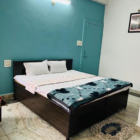 Tiwari G Home Stay Ujjain Exteriör bild