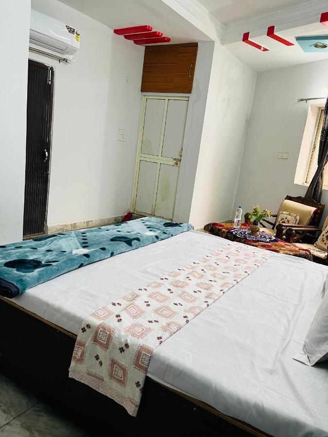 Tiwari G Home Stay Ujjain Exteriör bild