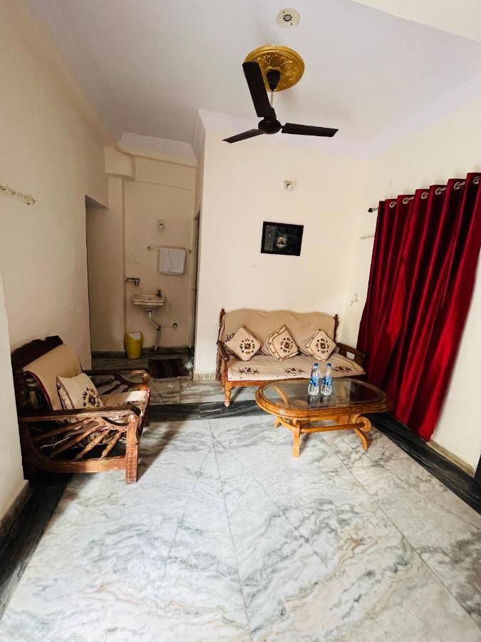 Tiwari G Home Stay Ujjain Exteriör bild