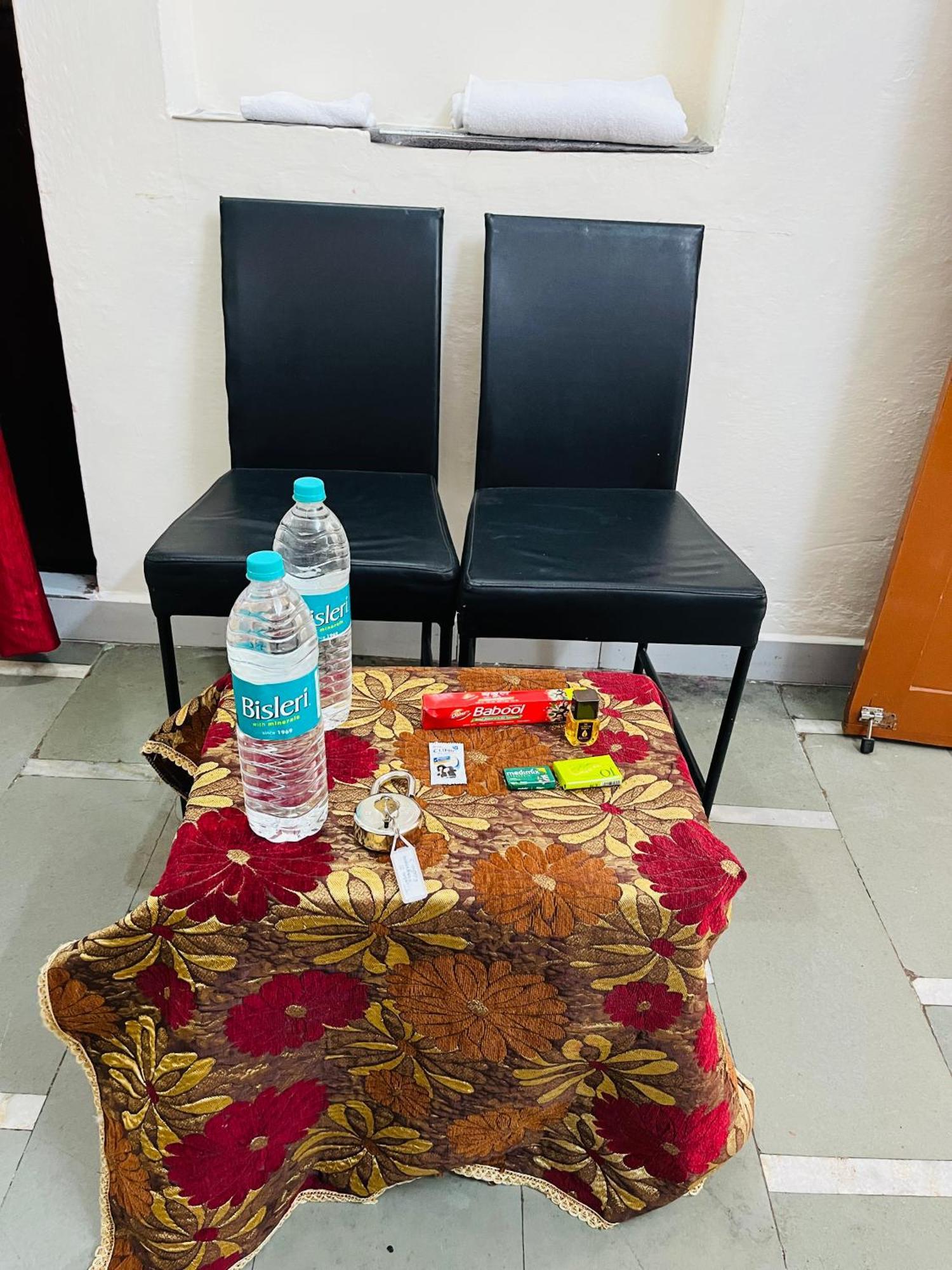 Tiwari G Home Stay Ujjain Exteriör bild