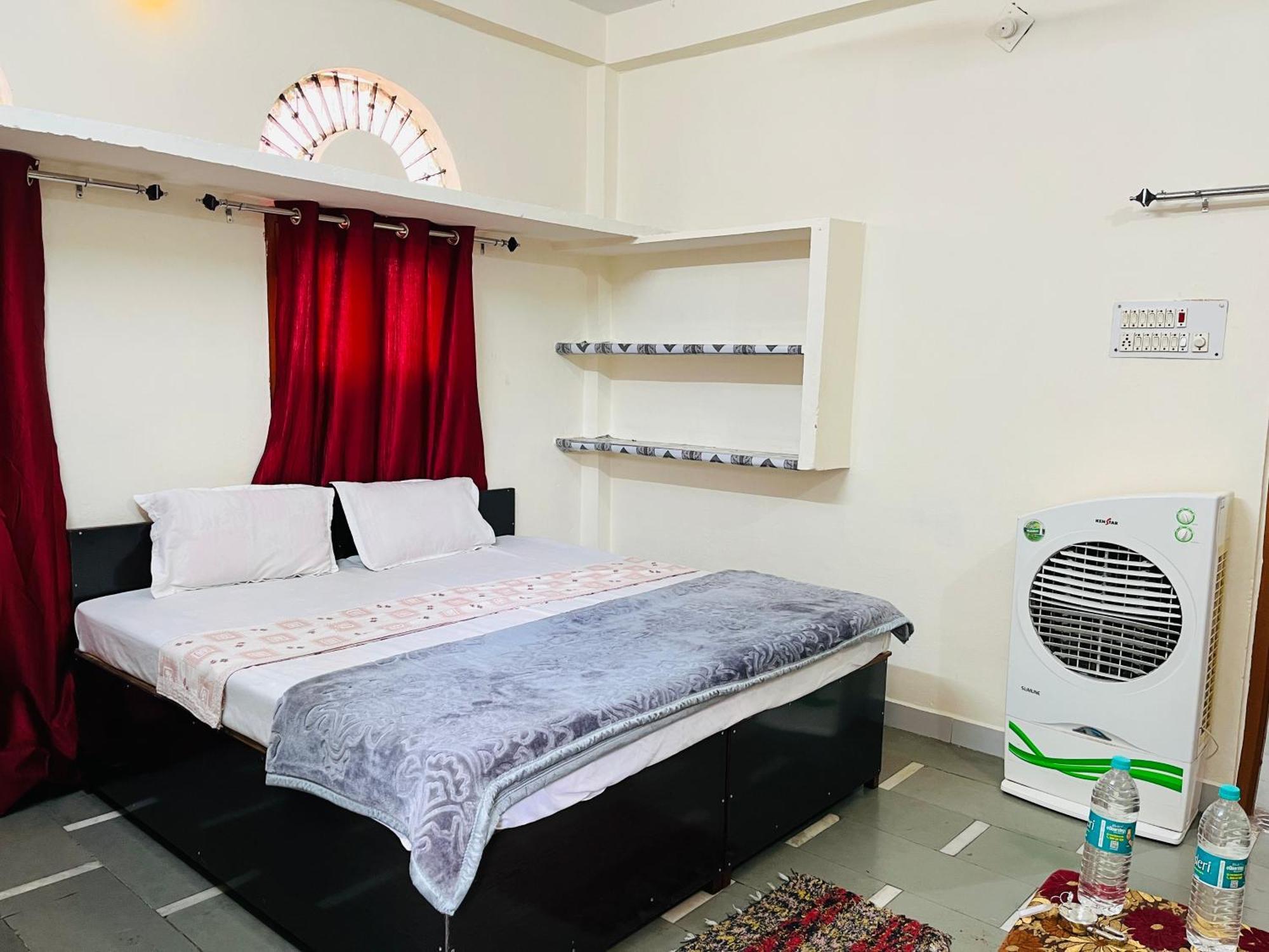 Tiwari G Home Stay Ujjain Exteriör bild