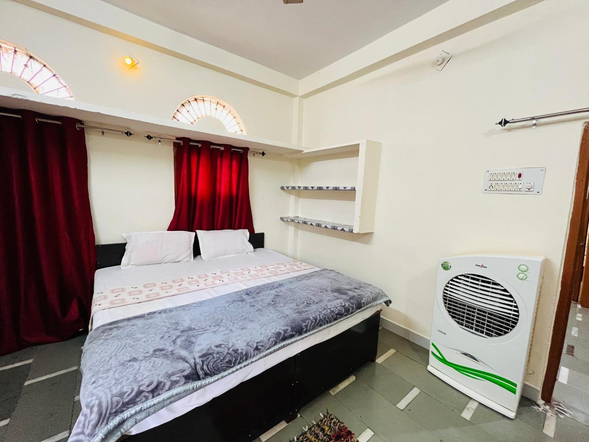 Tiwari G Home Stay Ujjain Exteriör bild