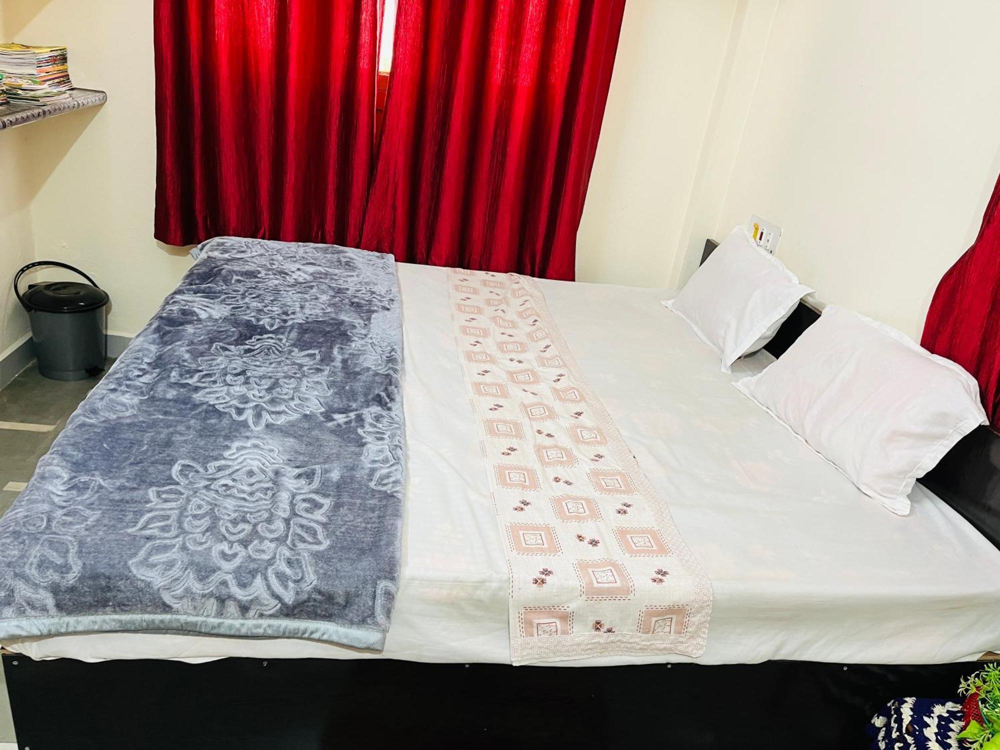 Tiwari G Home Stay Ujjain Exteriör bild