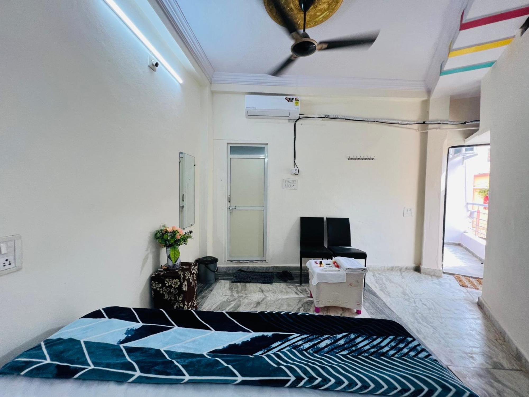 Tiwari G Home Stay Ujjain Exteriör bild