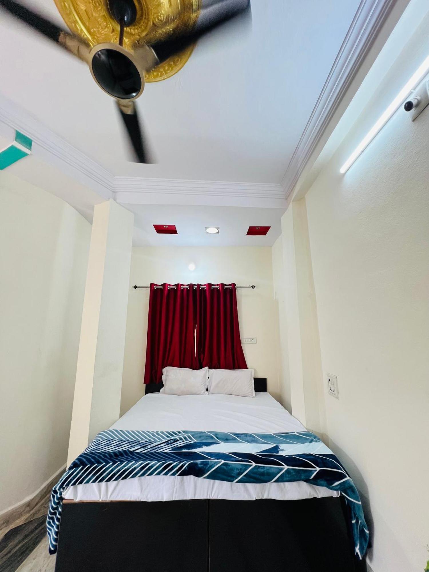 Tiwari G Home Stay Ujjain Exteriör bild